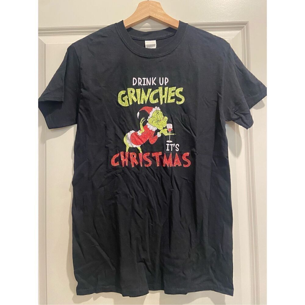 Drink Up Grinches T-shirt size Small